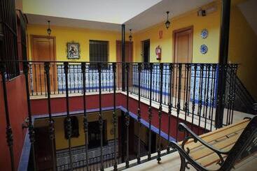 پانسیون Pensión Macarena