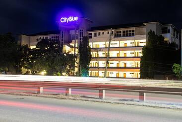 Cityblue Creekside Hotel & Suites