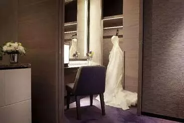 Humble House Hotel Taipei, Curio Collection By Hilton