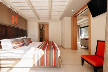 فندق Les Bergeries De Palombaggia