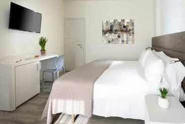 ホテル Zanarini In Centro A Riccione