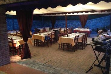 コテージ Agriturismo Corte Dei Mori