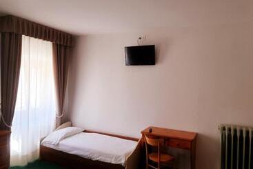 فندق Albergo Trieste