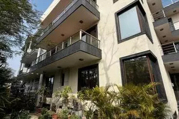 Otel Yuhi Suites