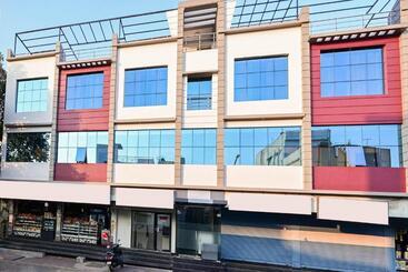 Hotel Oyo 85707 Gv Grand