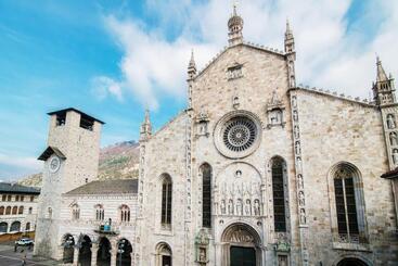 پانسیون Aurum Como Luxury Suites