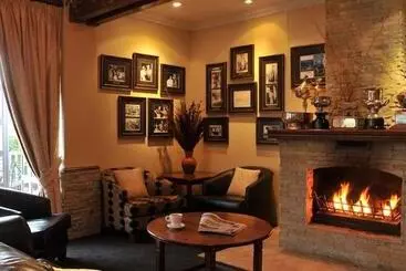 ホテル Cathedral Peak