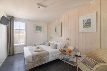 Hotel Le Clos Du Galion   Ile De Ré