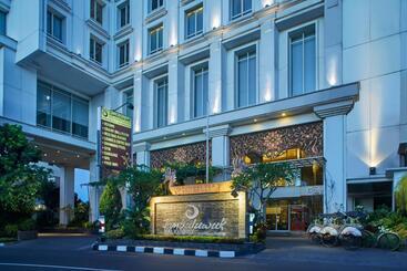 Jambuluwuk Malioboro Hotel Yogyakarta