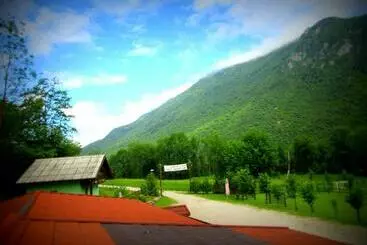 هاستل Kamp Rut