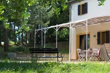 هتل Il Casale Di Montefreddo