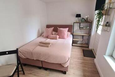 Пансион Evy S Garden House