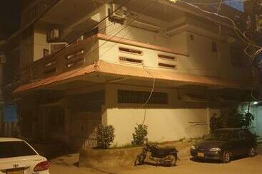 Pension (Hôtel basse catégorie) Royal Palace Guest House