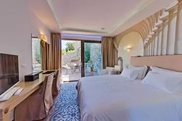 Hotel Royal Marmin Bay Boutique & Art