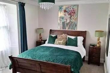 ベッドアンドブレックファースト Slate Hall