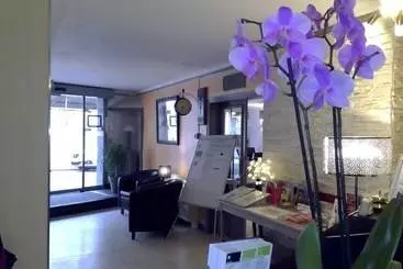 هتل De La Bastide