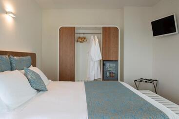 هتل Trampolines Suite