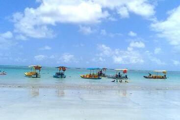 پانسیون Flores Do Riacho Suítes