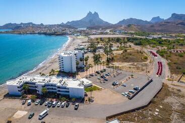 هتل Condominios San Carlos