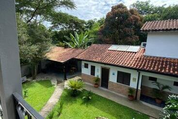 پانسیون Bahan Pousada