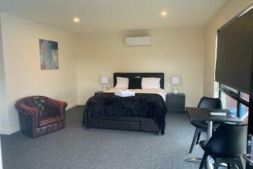 Отель Queens Arms