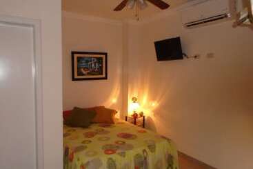 호텔 Jeshua Simmonds