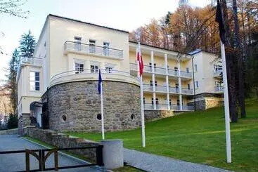 Szálloda Modrzewie Park