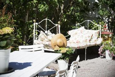 הוסטל Strandflickornas Havshotell Lysekil