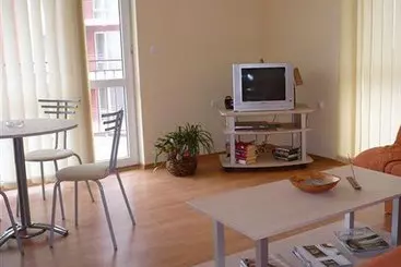 Grand Resort Apartments-garden