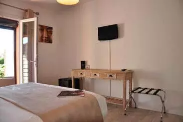 Hotel Hôtel De La Vierge Noire