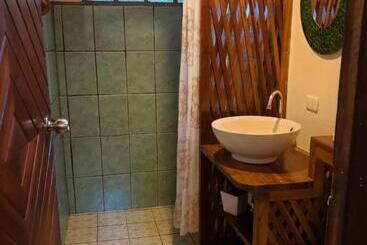 پانسیون Pachamama Jungle River Lodge Punta Uva