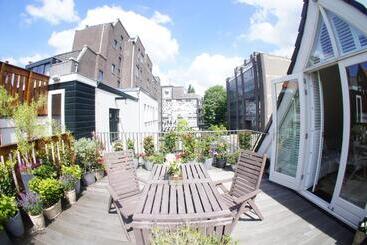 تختخواب و صبحانه Prince On The Roof