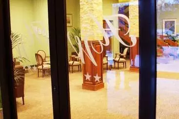 هتل Wilga By Katowice Airport