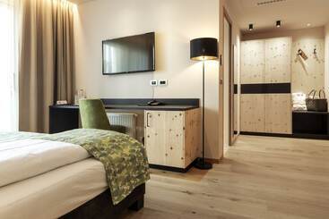 Cityhotel Goldener Adler B&b