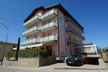 Szálloda Clarin 14 By Dori