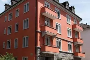 Pensió Swiss Star Apartments Center