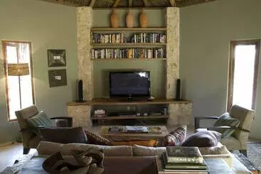 Resort Azura Benguerra Island