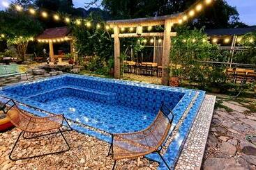 Ha Giang Loop Hostel & Tours