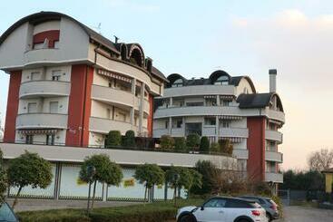 Apart Otel Pier Capponi