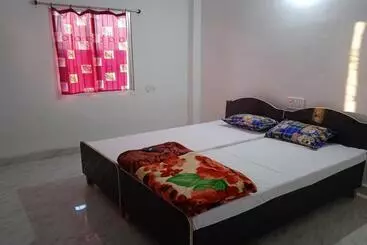 Pensione Shiv Guru Guest House By Wb Inn