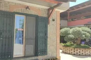 Majatalo Midway House Italy