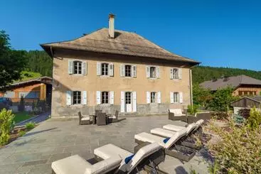 تختخواب و صبحانه The Manoir