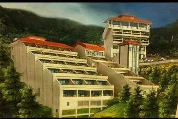 ホテル Misty Meadows Resorts