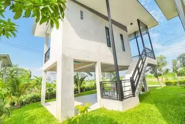 ペンション บ้านแม่อุทัยธานี Baanmae Uthaithani