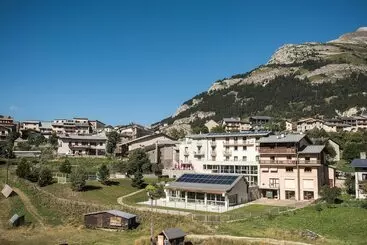Hotel Village De Vacances Fleurs Et Neige