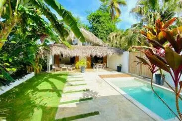 Majatalo Villa Tortuga, Guest House Private Bungalow, Private Pool