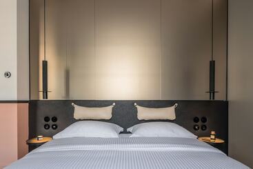 فندق 72 Ad Suites