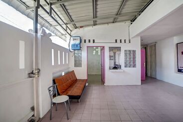 Otel Asri Residence Near Jalan Iskandar Muda Medan Mitra Reddoorz