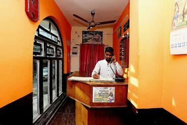 Hotel Oyo 28260 Ganga Sagar