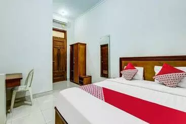هتل Oyo 91075 Sambisari Residence Syariah